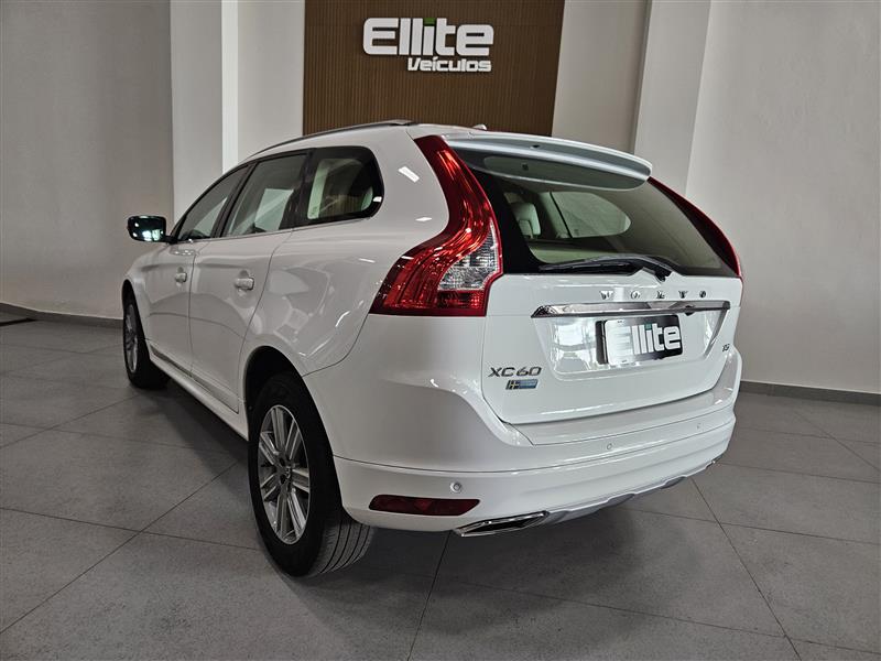 Volvo XC60 Kinetic 2017 — foto 2